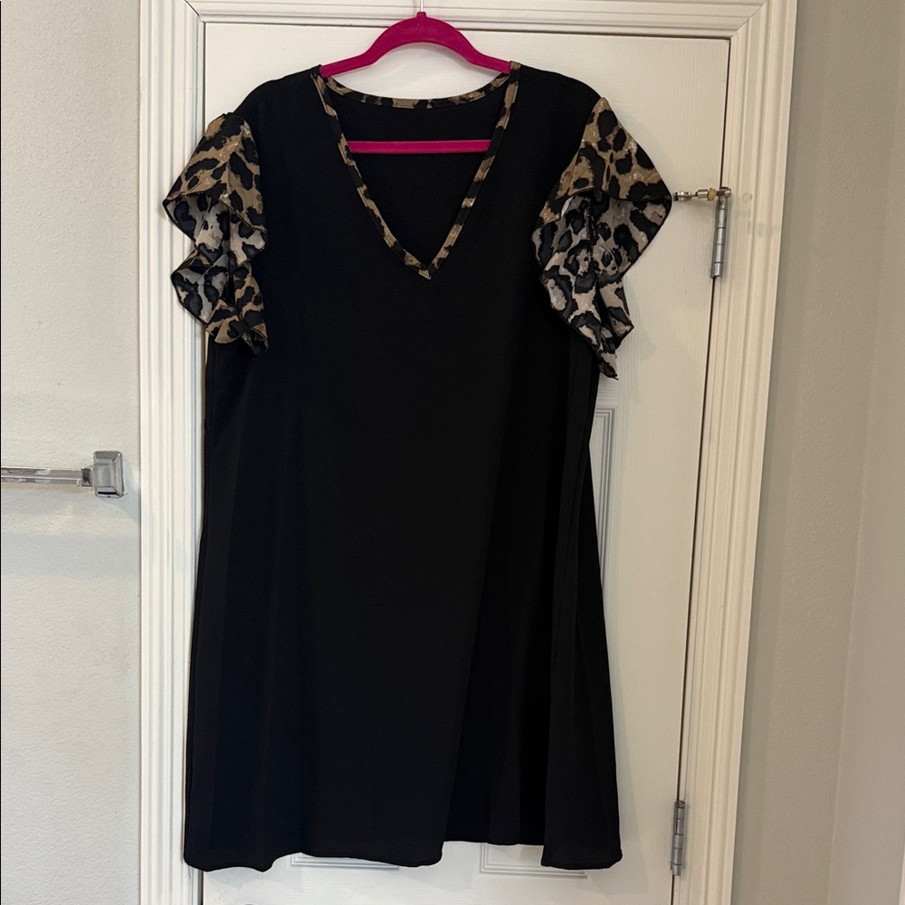 Black Dress with Leopard Print Flutter Sleeves, Women’s 2Xl